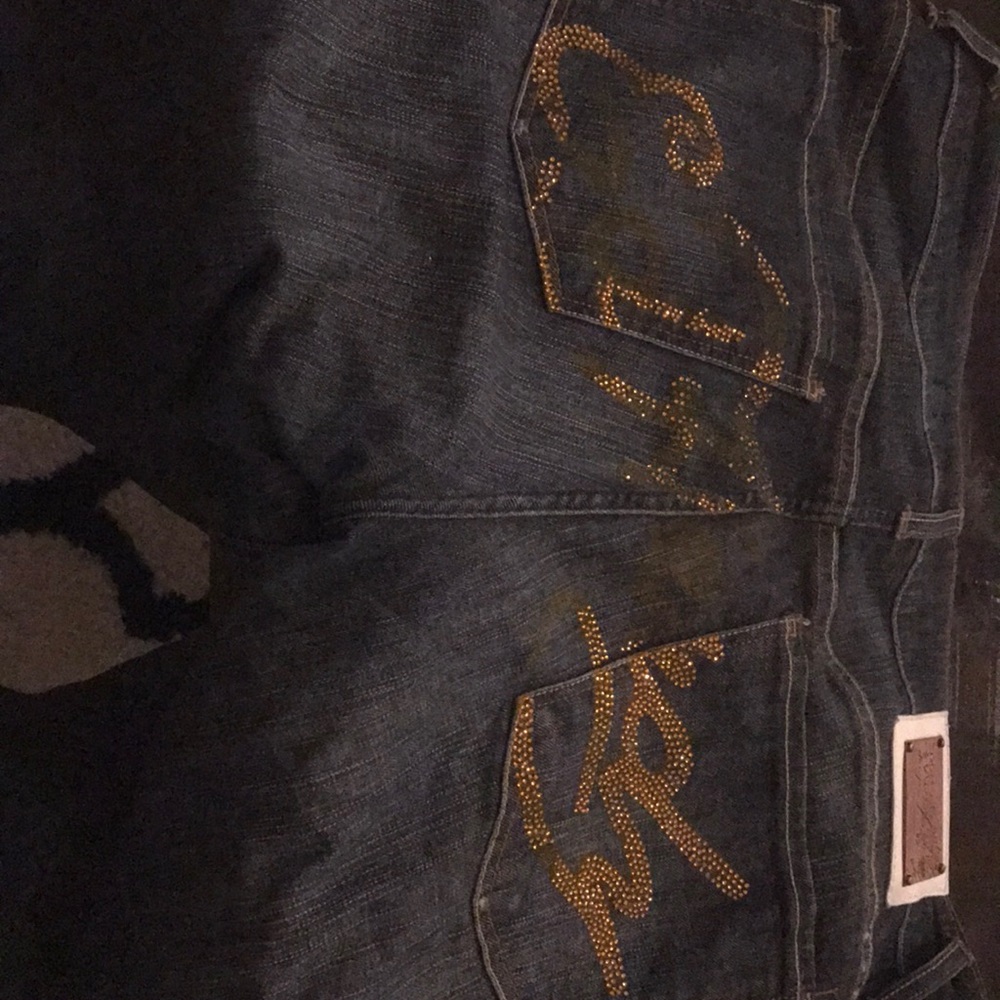 Clothes - Picture 2 of 5